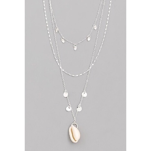 Jewelry - Layered Mini Disc + Shell Pendant Necklace